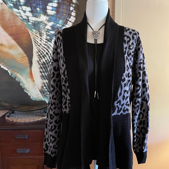 Call of the Wild Cardigan - Picture 3 of 4